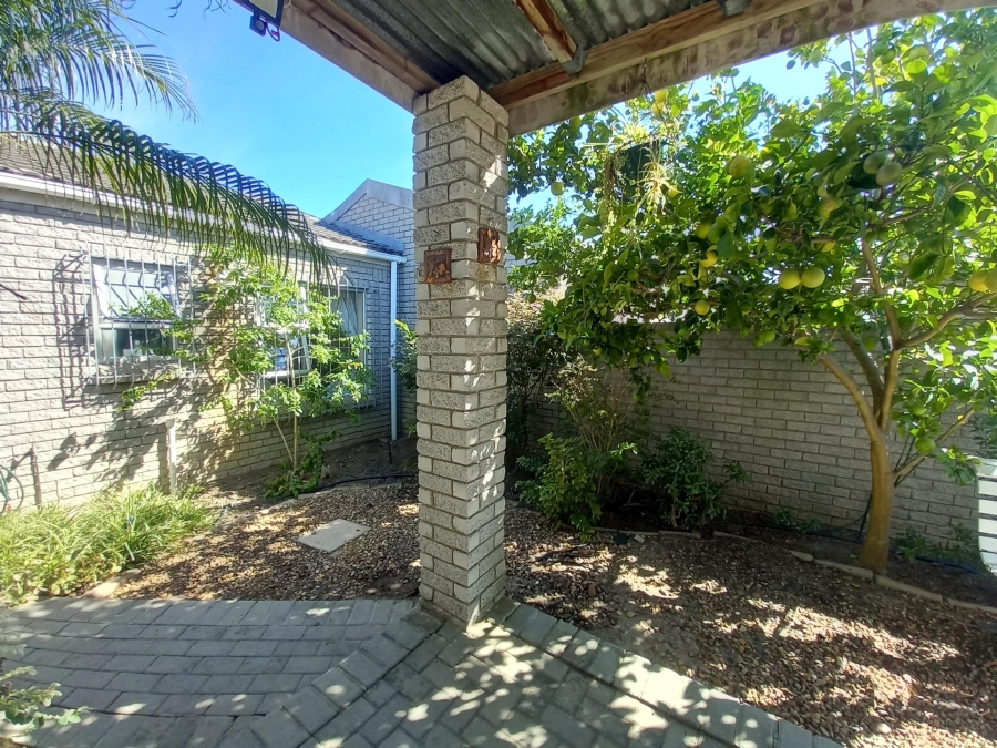 To Let 2 Bedroom Property for Rent in Goedemoed Western Cape